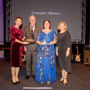 Lowri Davies receives her award