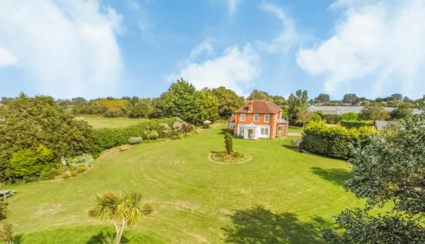 North Wales Chronicle: 5 bed detached house. Credit: Zoopla