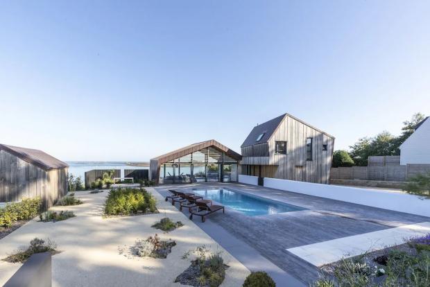 Chronicle of North Wales: Modern villa with stunning sea views, swimming pool, Jaccuzi - Brittany, France.  1 credit