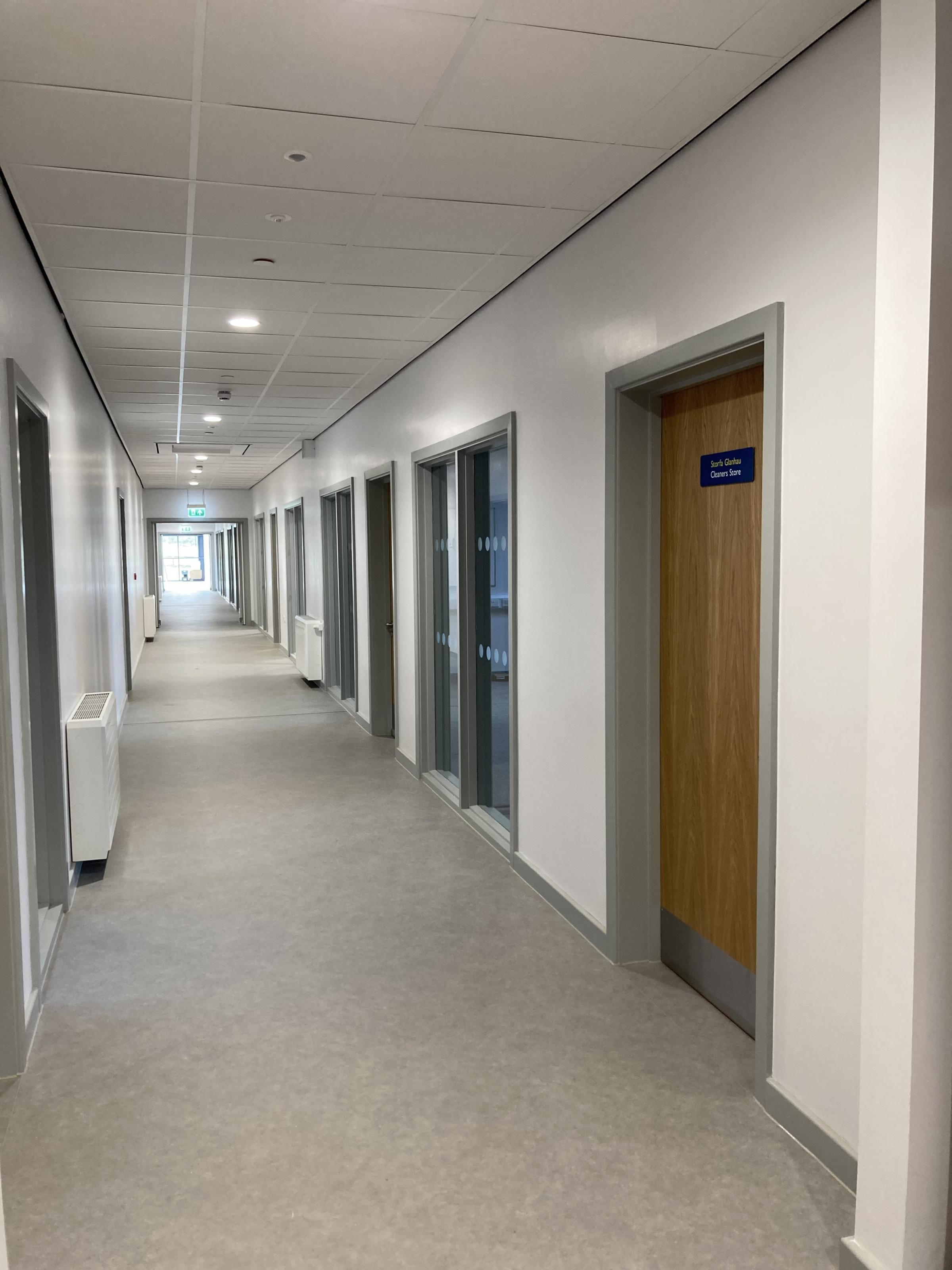 Spacious corridors at the new Ysgol Corn Hir (Image Dale Spridgeon)