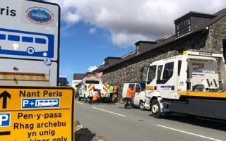 Warning that vehicles will be removed if parked irresponsibly in Eyri over Easter